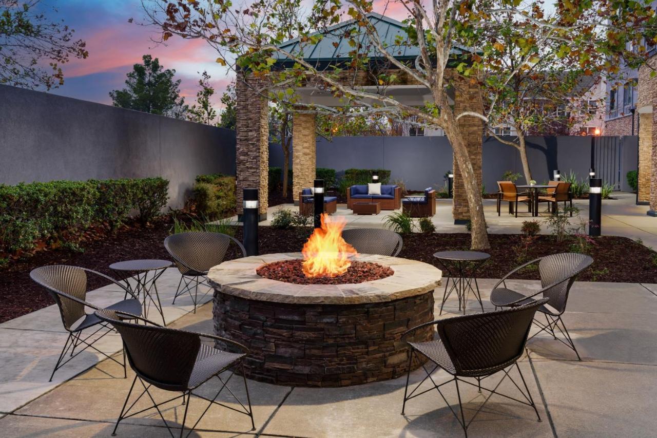 Courtyard By Marriott Sacramento Folsom Exterior foto