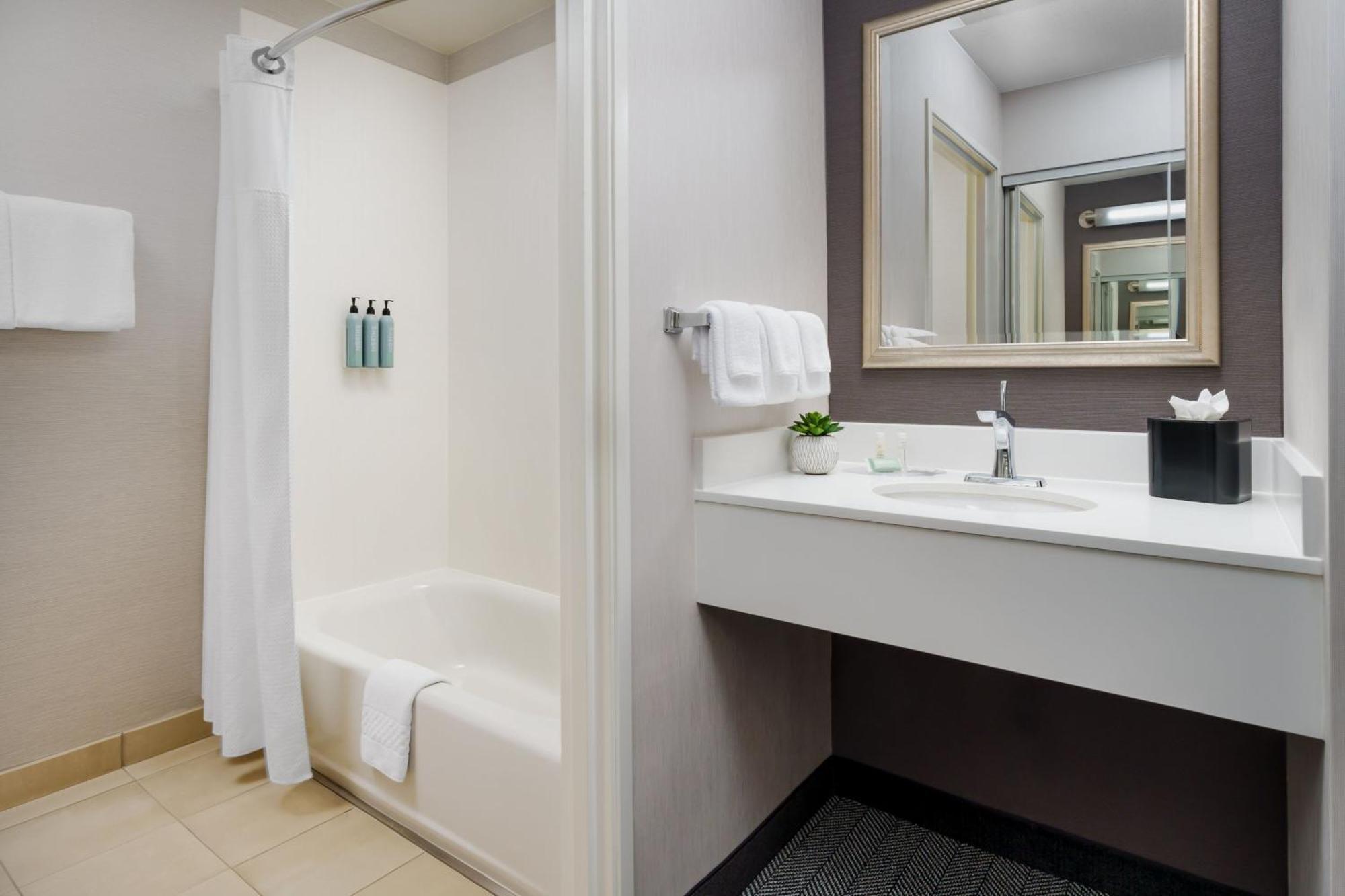 Courtyard By Marriott Sacramento Folsom Exterior foto